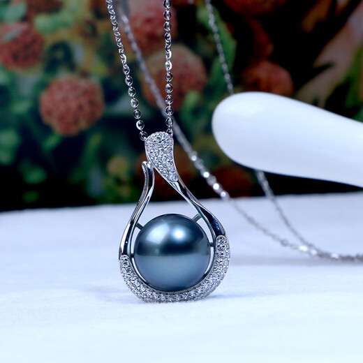 Manzhutang light luxury jewelry Tahitian black pearl pendant S925 silver single black pearl pendant clavicle chain for wife and mother 11-12mm with silver chain