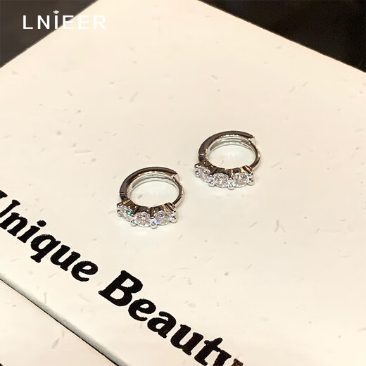 Lnieer medical titanium steel colored earrings for women, super flash, exquisite, captive ear pierced earrings, niche hoop earrings, studs, buckles, earrings, a pair of white earrings, medical titanium steel