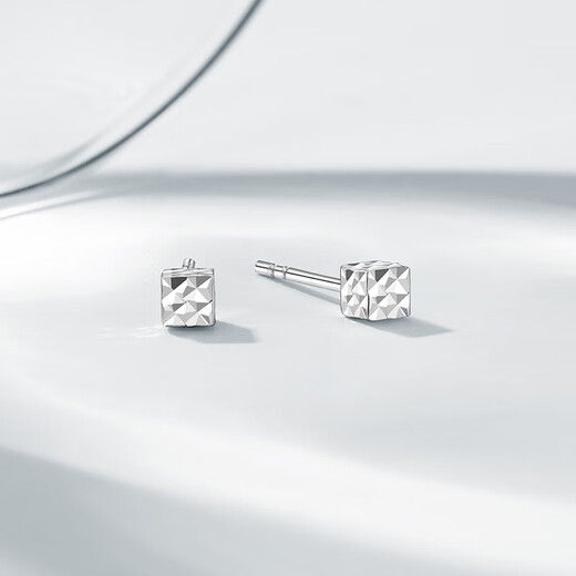Trendy Acer Platinum PT950 platinum earrings, women's earrings, sugar cubes for girlfriend's birthday gift, one pair, about 1.2g