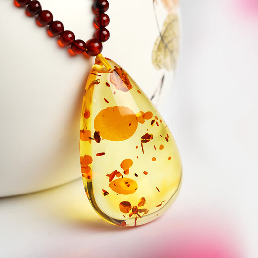 Yuan Baltic Amber Beeswax Flower Amber Pendant Women's Water Drop Flower Amber Sweater Chain Amber Necklace No. 2442