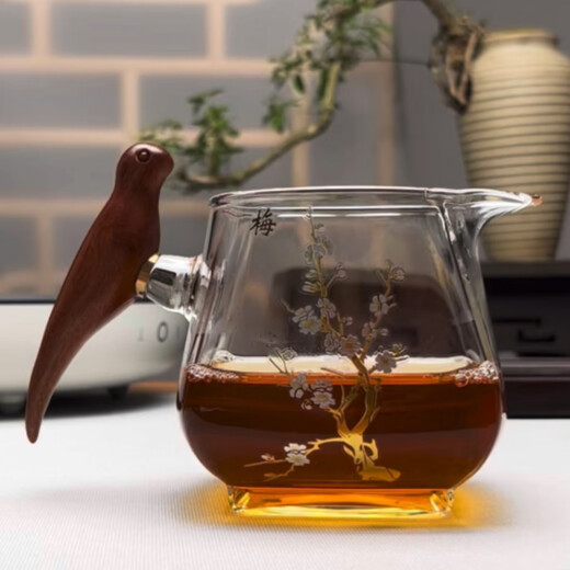 Baxi (BAXI) wooden bird fair cup thickened heat-resistant kungfu tea set accessories tea sea tea divider male cup glass fair cup tea filter Xishang Meishan wooden handle fair cup 440ml
