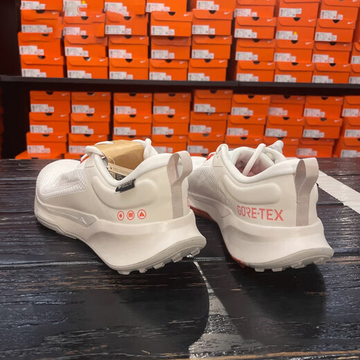 耐克（NIKE）男鞋夏季新款运动鞋Juniper Trail 2 GORE-TEX防水越野跑步鞋 HM9734-101白色/GTX防水面料 42.5