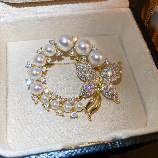 QUAMER color pearl butterfly brooch high-end women's 2023 new exquisite corsage brooch design gold