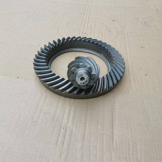 Accessoires de camions JAC Junling Angle de bassin différentiel dents 843 Automobile Cône Spiral Aile arrière essieu à basse vitesse 6700 1048/839