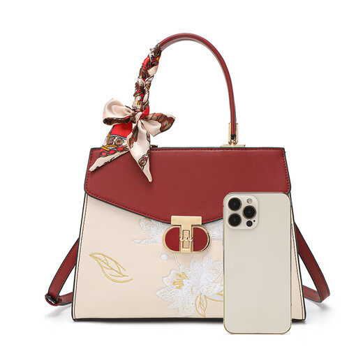 Xiangwei New Year's gift for mother's birthday is practical, 40-year-old mother-in-law, 50-year-old and 60-year-old ladies portable wedding bag, red gift bag gift box + bouquet scarf, heart-warming gift for elders