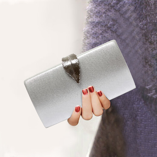 Cool kangaroo handbag women's small bag dinner dress 2025 fashion handheld socialite bag with cheongsam bag temperament banquet clutch silver