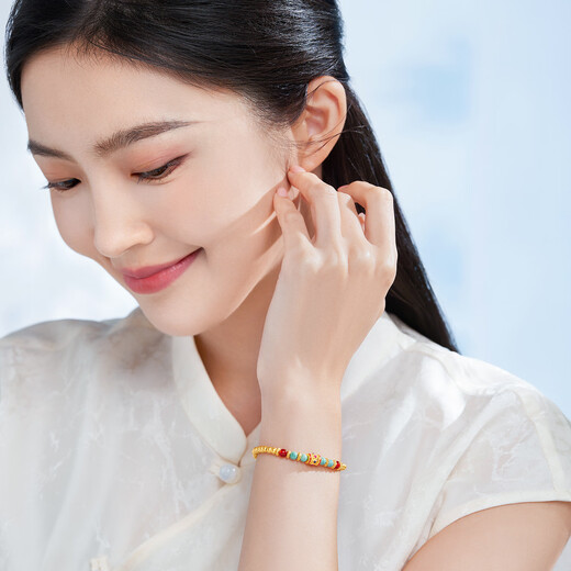 
Liufu Jewelry Fuman Heirloom Linlang Colorful Gold Bracelet Gourd Turquoise Bracelet Priced F21G0019DS 8.61 grams (including labor cost 1,369 yuan)