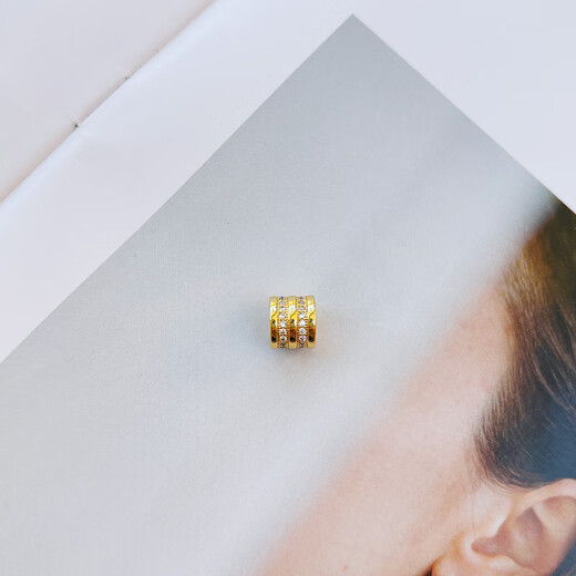 Olevo 18K gold pendant women's gold necklace single pendant single without chain Au750 gold clavicle chain single pendant 18k (diamond small waist)