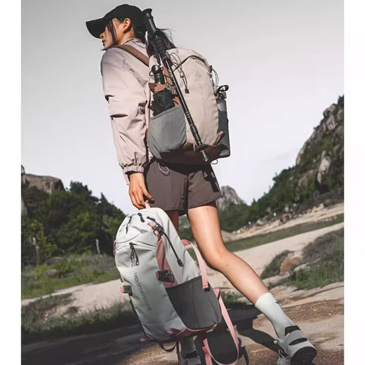 星昔轻便户外运动登山包男女专业徒步旅游骑行背包大容量双肩包书包 粉色