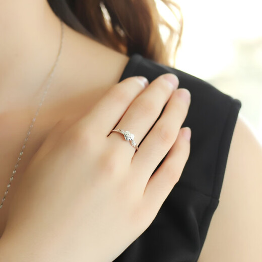 QIANSHU (QIANSHU) Pt950 platinum ring for women imitation diamond faceted heart-shaped platinum ring Angel's Kiss women's single ring Platinum Angel's Kiss ring weighs about 2.38-2.48