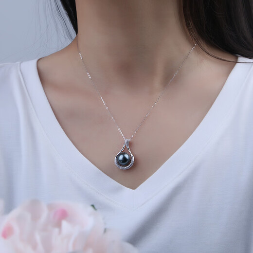 Manzhutang light luxury jewelry Tahitian black pearl pendant S925 silver single black pearl pendant clavicle chain for wife and mother 11-12mm with silver chain