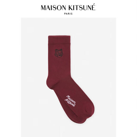 Maison Kitsune -Männer und Frauen haben den gleichen Stil im Herbst und Winter.