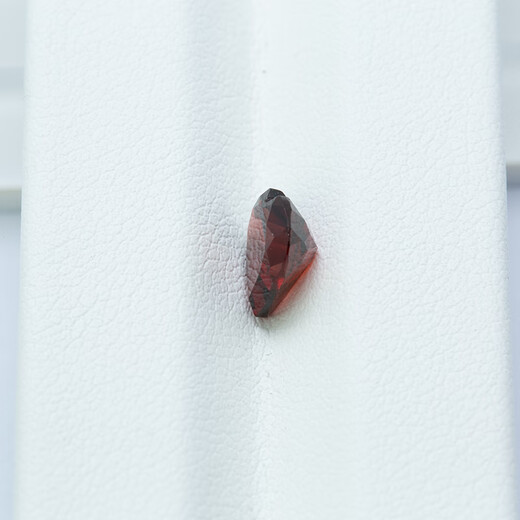 UDUMULLAGE JEWELLERS Sri Lanka imported peridot topaz garnet 00646300 heart-shaped garnet 1.5ct