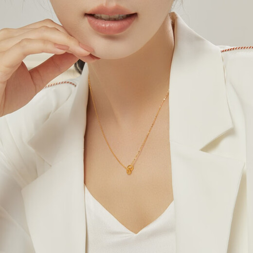 Chow Sang Sang gold necklace Yong series interlocking round pendant chain 92999N price 47 cm 3.85 g