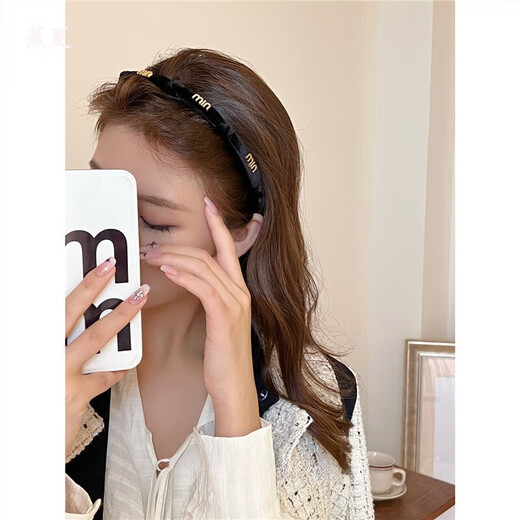Jiaoxia Arc de Triomphe velvet headband for women 2024 Internet celebrity new face wash special hairpin headwear hair travel headband hair bundle Arc de Triomphe headband