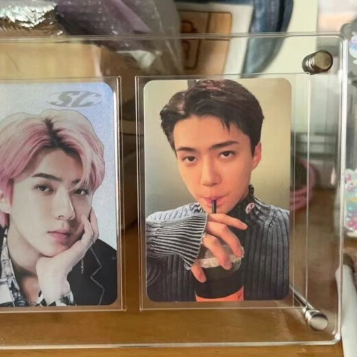 Laiji es adecuado para tarjetas pequeñas de cuadrícula de nueve cuadrados, soporte de exhibición de fotos, ranura para tarjeta de ídolo, álbum de tarjetas de acrílico, adornos de escritorio, marco de fotos, cuadrícula de 9 cuadrados 6.5x9