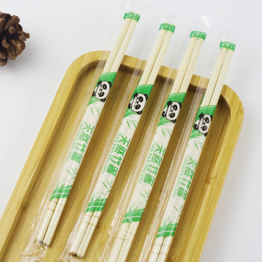 Disposable chopsticks restaurant bamboo chopsticks takeaway fast food hygienic tableware cheap and convenient household tableware round chopsticks 4.5 chopsticks 100 pairs