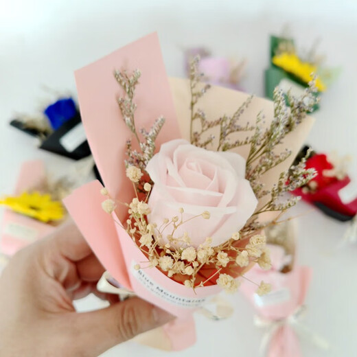 Wilkie pocket bouquet mini small bouquet holding roses dried flowers fake flowers Teacher's Day gift meeting flowers romance in pocket [a bouquet of red roses]