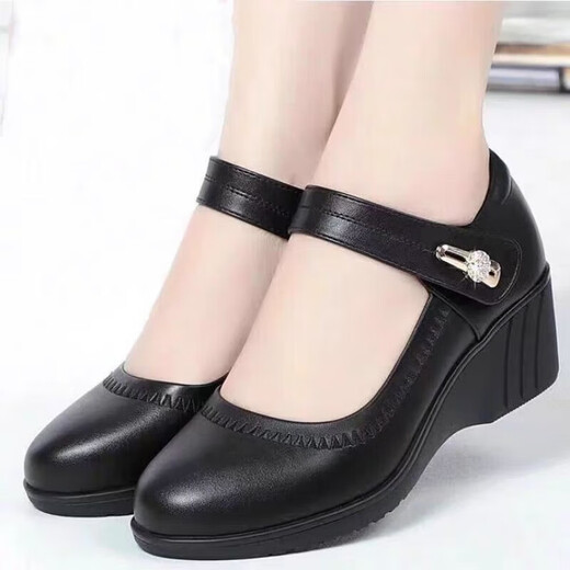 
High-end soft leather mother shoes comfortable soft sole spring and autumn new single shoes for women elderly people wedge non-slip small leather shoes work shoes black 37