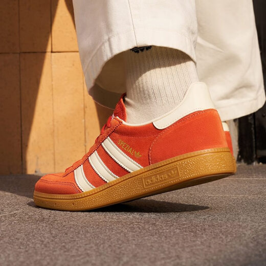 Adidas [adidas] Clover Men and Women Classic Retro Sports Zapatos T-Toe IG6191 Color 35.5 (215 mm)