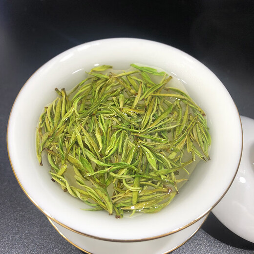 Jiang Fengji's 2024 new tea Mingqian White Tea High Mountain Tea Anji origin loose tea leaves are large in quantity and distributed randomly.