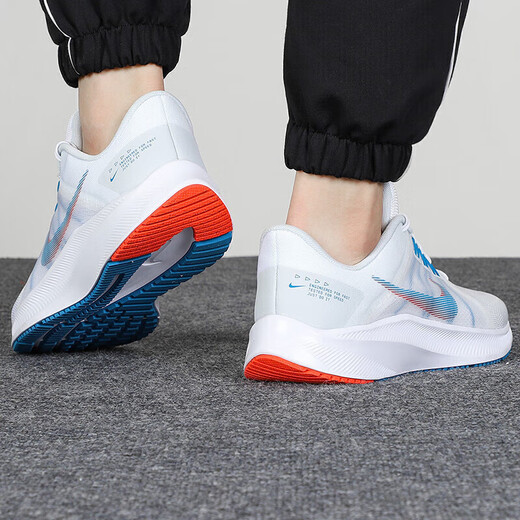 耐克（NIKE）官方男鞋春季新款运动鞋QUEST 4经典网面休闲鞋轻便缓震跑步鞋 DA1105-101/白蓝红 41