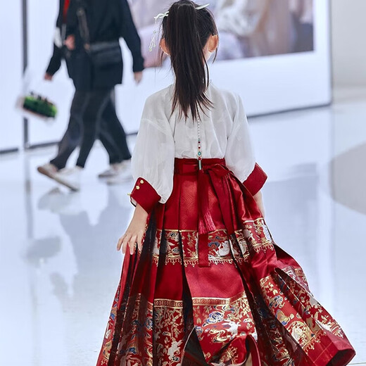 Rock mit dem Pferd mit Pferdemädchen 2024 neuer Frühlings- und Herbstanzug Full Set von Hanfu Chinesischer Spring- und Herbstmädchen und Kinder [Rot] Vier Jahreszeiten Set + Halskette + Haarnadel 140 cm