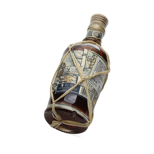 Productos con licencia de plantación, preparaciones de ron para bares de ron, horneado en el hogar y mezcla de licores extranjeros importados, licor guisado, tres rones principales en ron