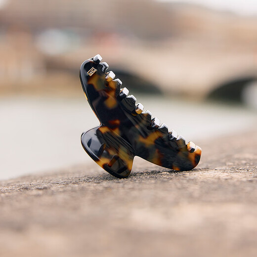 ALEXANDRE DE PARIS European and American style grab clip fashionable large/medium/small shark clip simple hair accessories headdress for women W Tortoiseshell color medium size