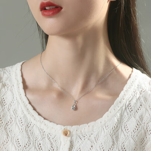 Saphire platinum pendant PT950 classic platinum water drop pendant single pendant without necklace, about 0.8 grams