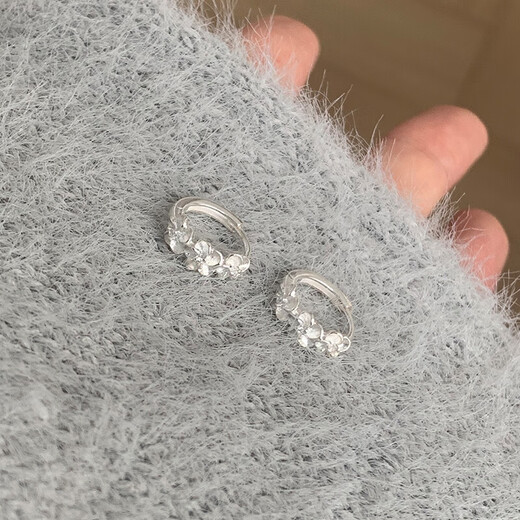 Flowers Three Flowers Earrings New Trendy Unique Niche Light Luxury High-end Earrings Versatile Earrings for Women Silver Three Flowers Earrings One Pair