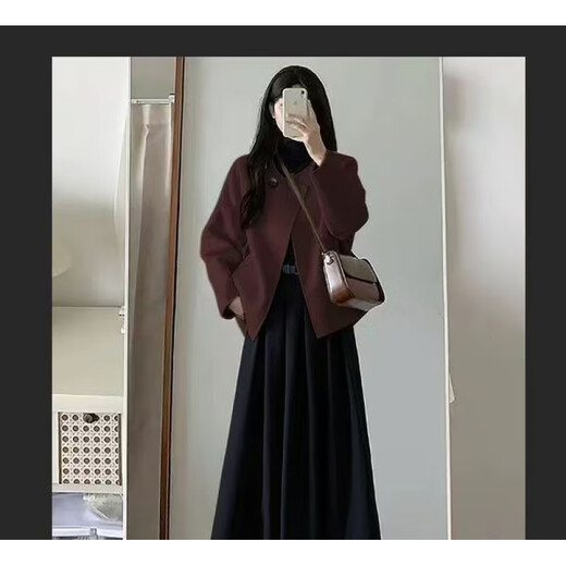 La nouvelle robe de style de parfum 2025 d'Oudihui pour les femmes en automne et en hiver avec un ensemble complet de combinaisons dramatiques coréennes haut de gamme pour les jupes féminines, le manteau abricot + base brun + jupe brune 2xl [suggéré 130-145jin [Jin est égal à 0,5 kg]]]