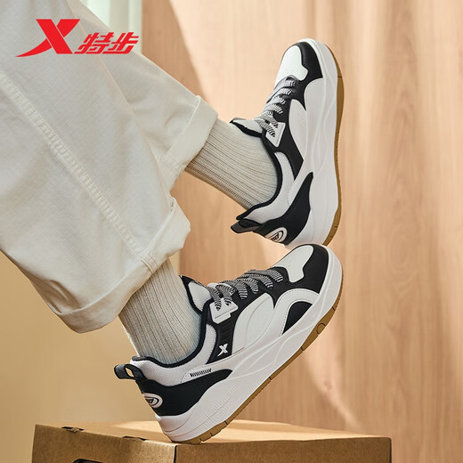 Xtep Men's Shoes Men's Yujie Winter Warm Outdoor Sports Shoes Fashionable and Versatile Black/Sail White Size 42