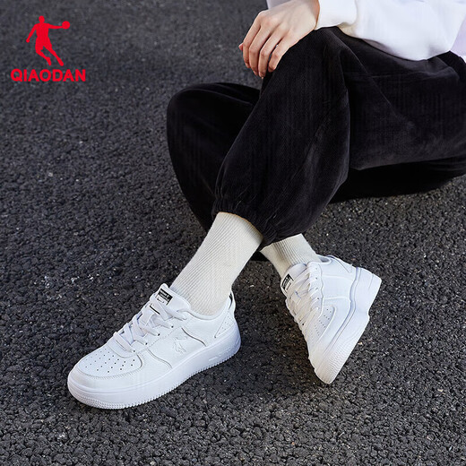 Jordan women's shoes, leather sports shoes, leather face casual trends, versatile Air Force No. 1 thick sole height-enhancing white shoes