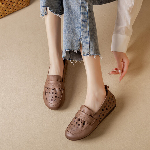 Kanglibi genuine leather soft sole mother shoes single shoes middle-aged and old comfortable and not tired leather shoes middle-aged and old young and non-slip women's shoes spring and autumn style 677 hole style bean paste color mother comfortable and good shoes 39