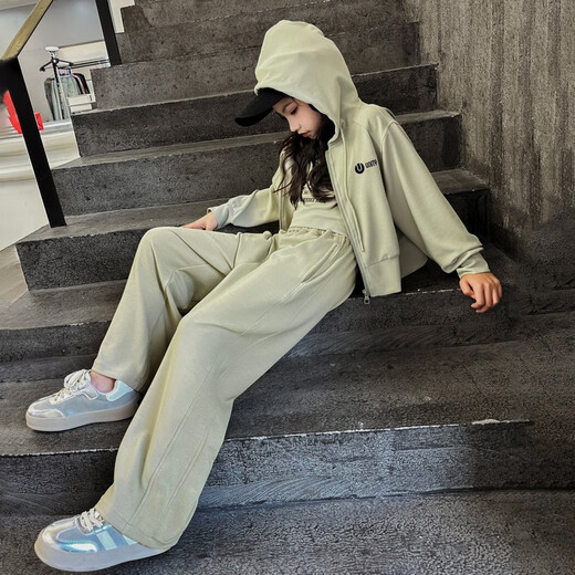 巴莱恩娜韩国女童卫衣套装春秋2025新款洋气儿童运动休闲裤炸街大童三件套 绿色（背心+外套+裤子） 150cm
