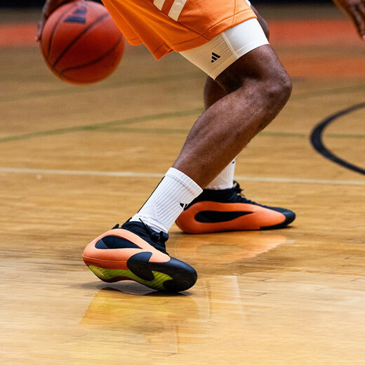 Adidas / adidas 2024 Nouveaux hommes et femmes Harden 8e génération Signature Version Basketball Chaussures IE2694 42.5