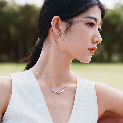 Fanci Fanqi Wisteria Smile Collar Pulsera para mujeres Juego de mujeres Cadena de regalo de la clavícula Regalo de cumpleaños de la novia
