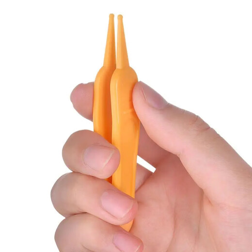 Newborn baby booger clips baby booger tweezers children's nostril cleaner special safety baby ear picking baby booger clips - random colors - 1 pack -
