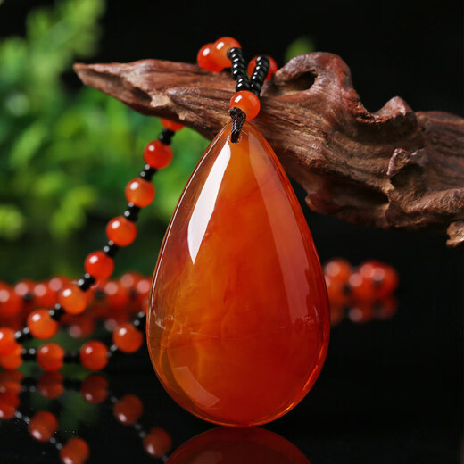 Ouyin retro long necklace beeswax ethnic style blood amber clothing pendant accessories temperament versatile sweater chain pendant for men and women Ping An brand