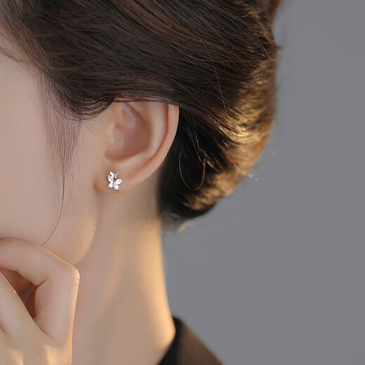 Enchanting Cat S999 Sterling Silver Butterfly Earrings for Women 2025 New Earrings Light Luxury Niche Women's Birthday Gifts for Girls Practical Simple Butterfly Earrings 1 Pair 999 Pure Silver