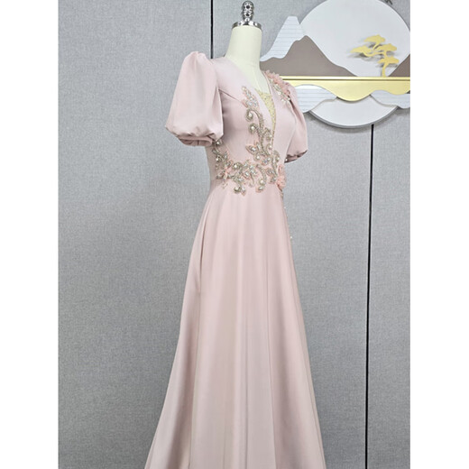 Wenmi ethnic vocal dress host dignified and elegant 2025 new style light luxury niche art test folk song solo performance pink (silver flower) floor style S