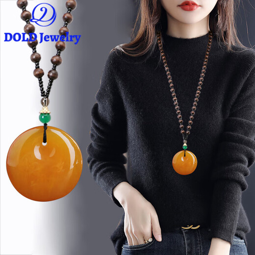 Fat Donglai same style beeswax sweater chain pendant retro old necklace peace buckle gourd long peace buckle wooden bead chain