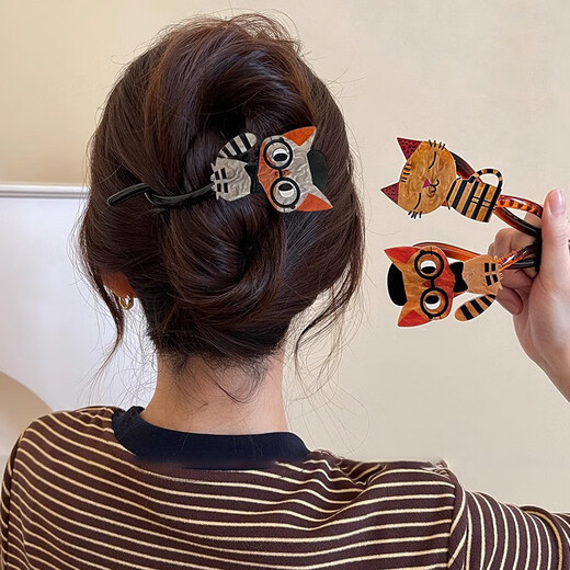 Two Worlds of Love, Adorable and Cute Cat Twist Clip 2025 New High-Quality One-word Grip on the Back of the Head, Women's Hairpin Headwear, Recommended by the Store Manager, Two-piece Set