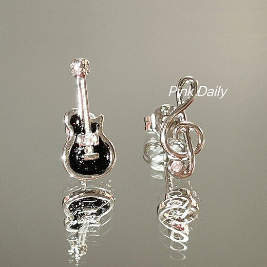 Mrs. Win Guitar Note Earrings 925 Silver-plated Needle Asymmetric Cute Violin Earrings Design Niche Earrings Super Flash Guitar Note Earrings One Pair A21-207 One