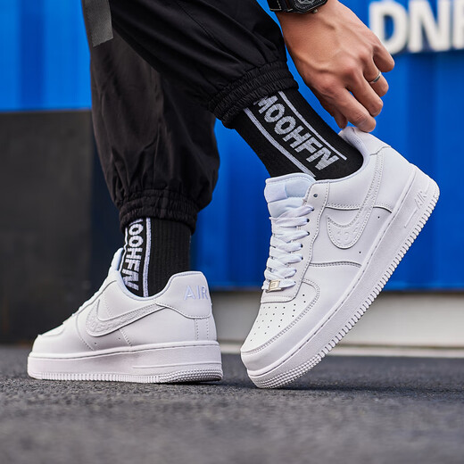 DKDQ PUTIAN CHAPOS MEN'S Air Force No. 1 Chaussures à haute amélioration Chaussures masculines Chaussures sportives décontractées basses Adolescents All White 42 Code standard