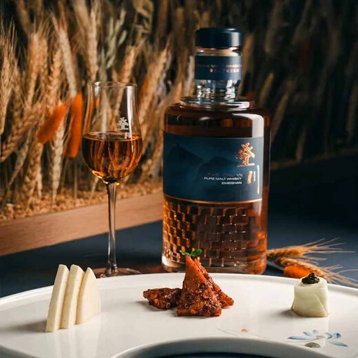 Diechuan reiner Whisky der Chuan Sichuan emeishan Malt Whisky Brennerei Peregrine China Diechuan Pure Whisky 700ml