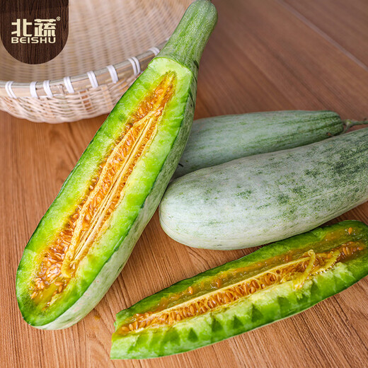 Beishu, croissant and honey melon seeds, crispy croissant and super sweet melon seeds, about 500 croissant and honey melon seeds.