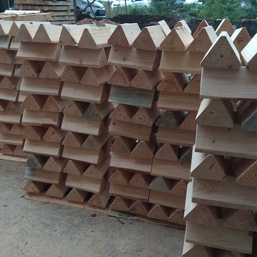 Solid wood triangular wood back stop wheel block parking positioner medium and large truck blocking wood anti-slip sleeper triangular wood with handle (length 30 width 15 height 12)