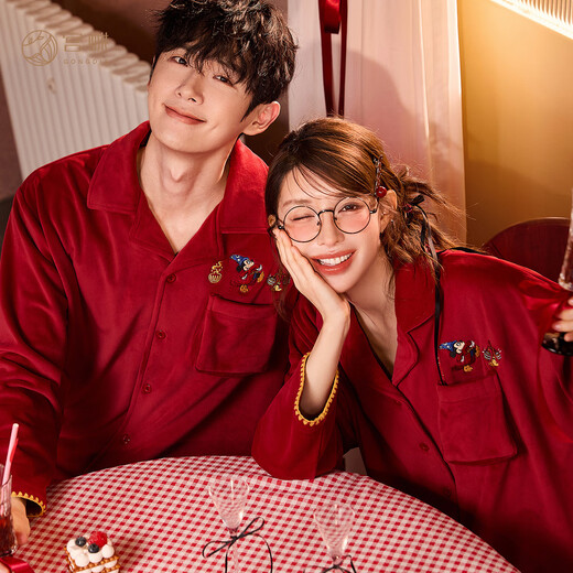 Gongdie thermal storage type Disney Mickey red couple pajamas for women warm island velvet wedding home clothes for men